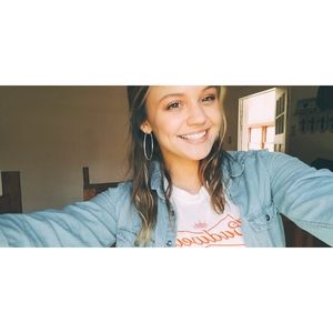 Meet your Posher, Marissa